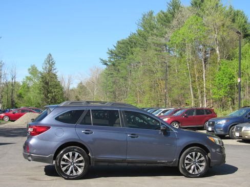 Used 2015 Subaru Outback 3.6R Limited AWD/4WD image 9
