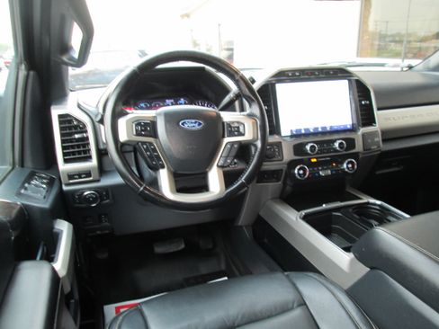 Used 2022 Ford F350 4x4 Crew Cab DRW Super Duty image 7