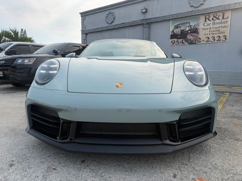 Used 2025 Porsche 911 Carrera T RWD image 3