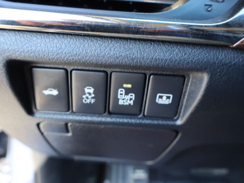 Used 2015 Toyota Avalon Limited image 24