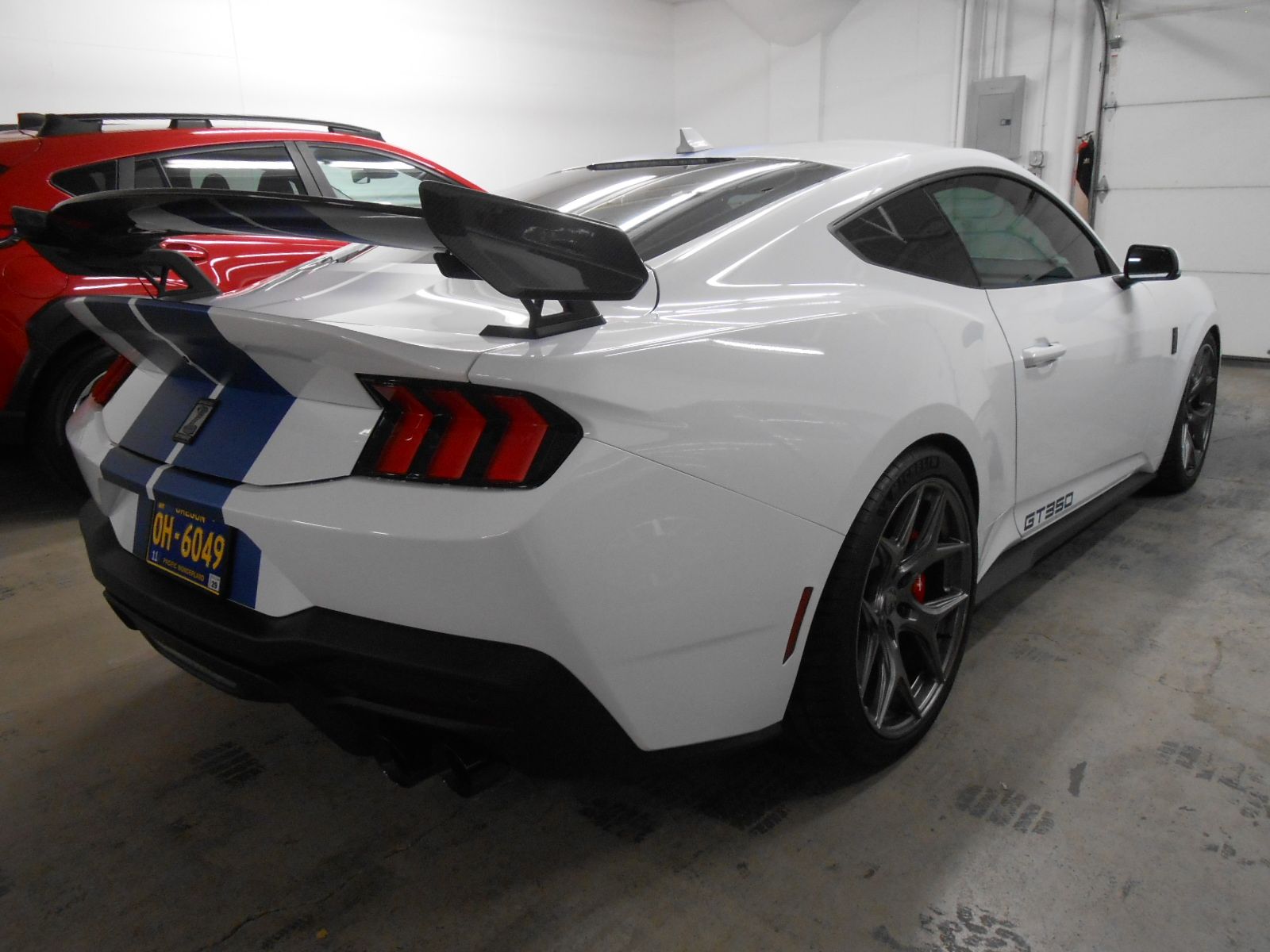 Used 2025 Ford Mustang Shelby GT350 RWD image 4
