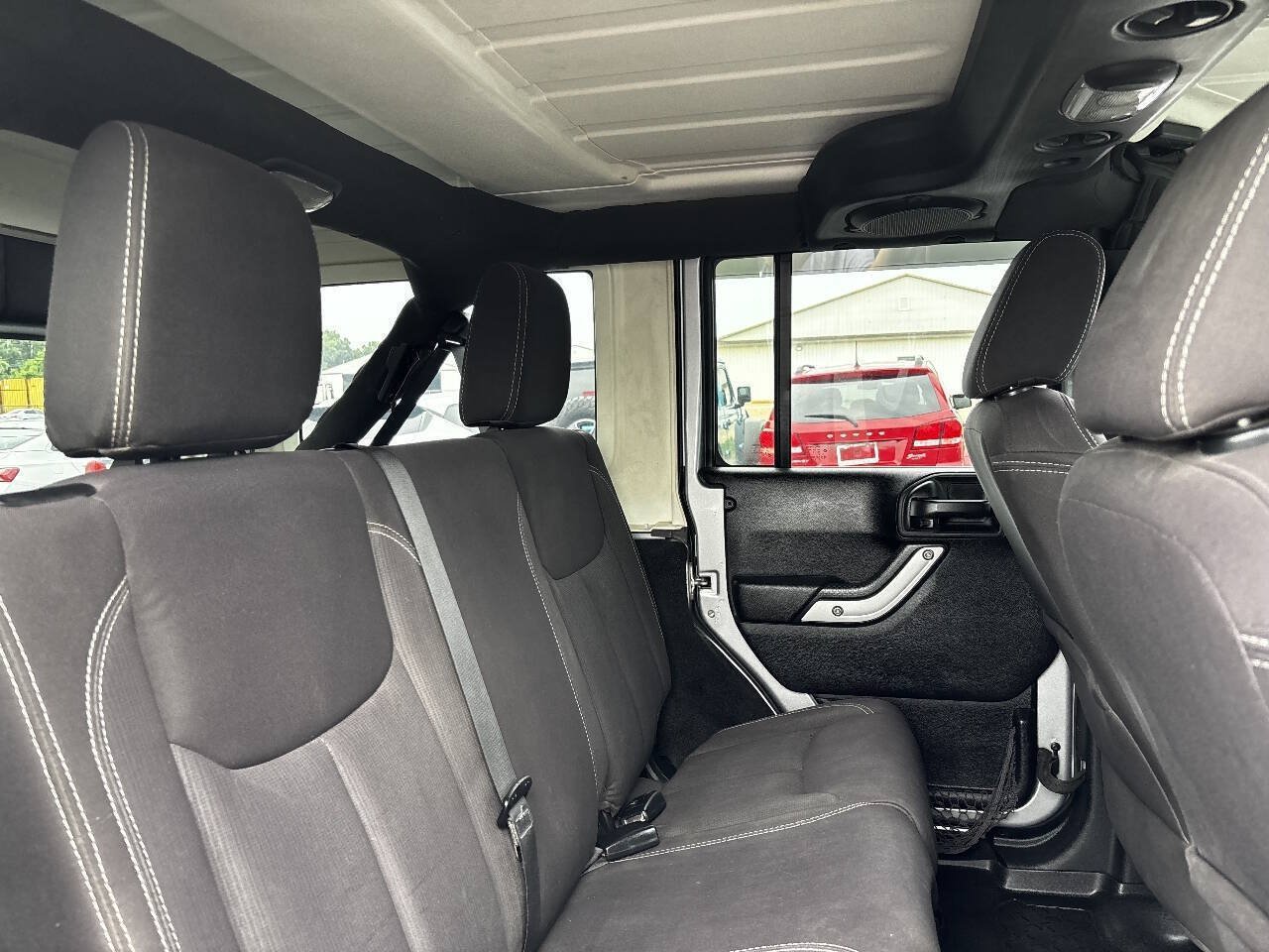 Used 2014 Jeep Wrangler 4WD Unlimited Sahara image 24