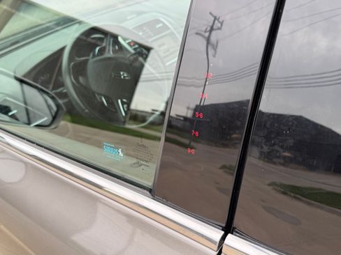 Used 2017 Lincoln MKX Select image 34