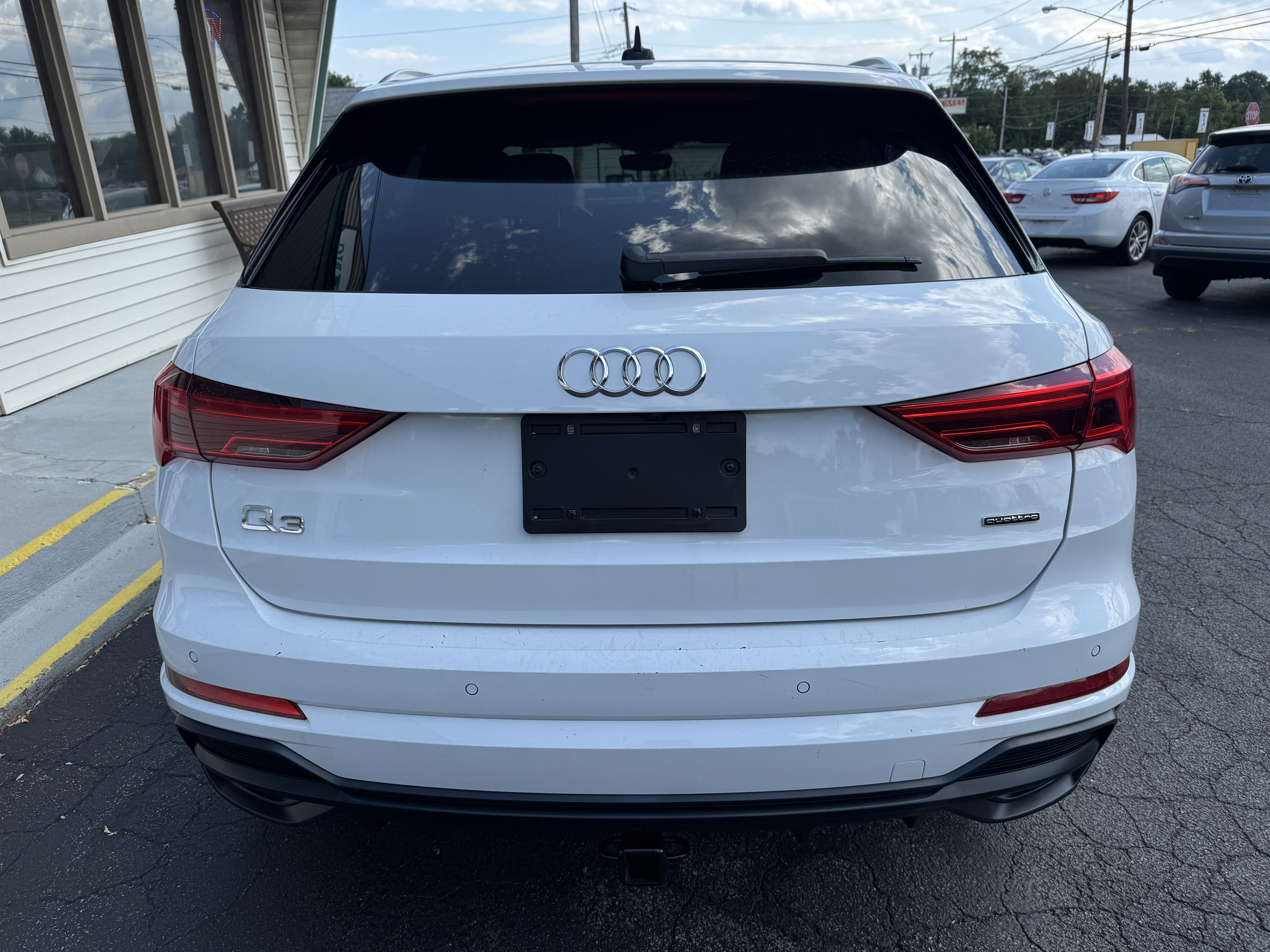 Used 2021 Audi Q3 quattro 2.0T Premium w/ S Line AWD/4WD image 5