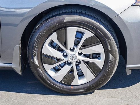 New 2025 Nissan Altima 2.5 S image 10