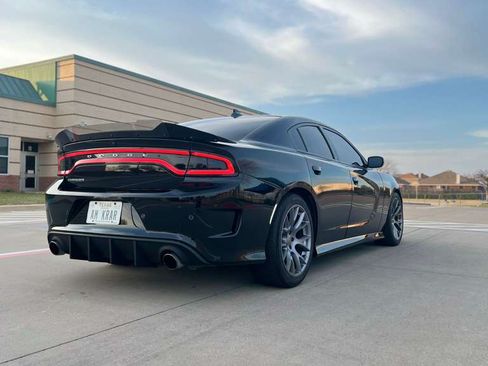 Used 2018 Dodge Charger Daytona Scat Pack RWD image 7