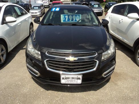 Used 2016 Chevrolet Cruze Limited LT image 2