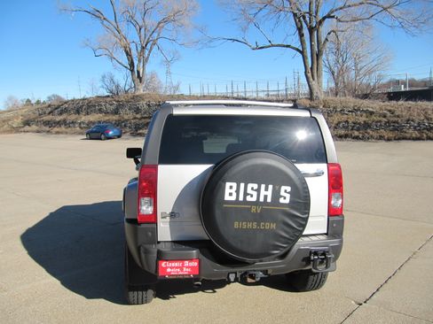 Used 2006 HUMMER H3 Luxury image 7