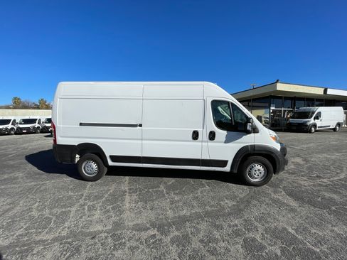 Used 2024 RAM ProMaster 2500 image 3