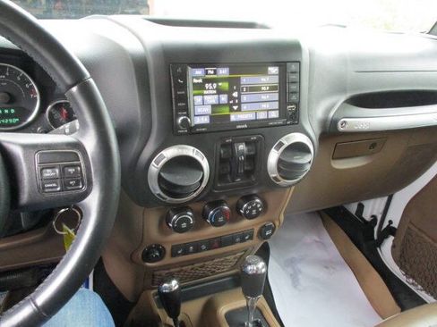 Used 2015 Jeep Wrangler 4WD Unlimited Sahara image 42