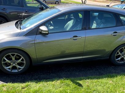 Used 2014 Ford Focus SE Hatchback