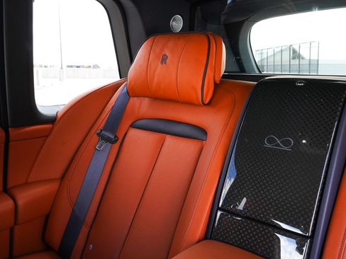 Used 2022 Rolls-Royce Cullinan Black Badge image 18