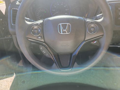 Used 2016 Honda HR-V EX image 11