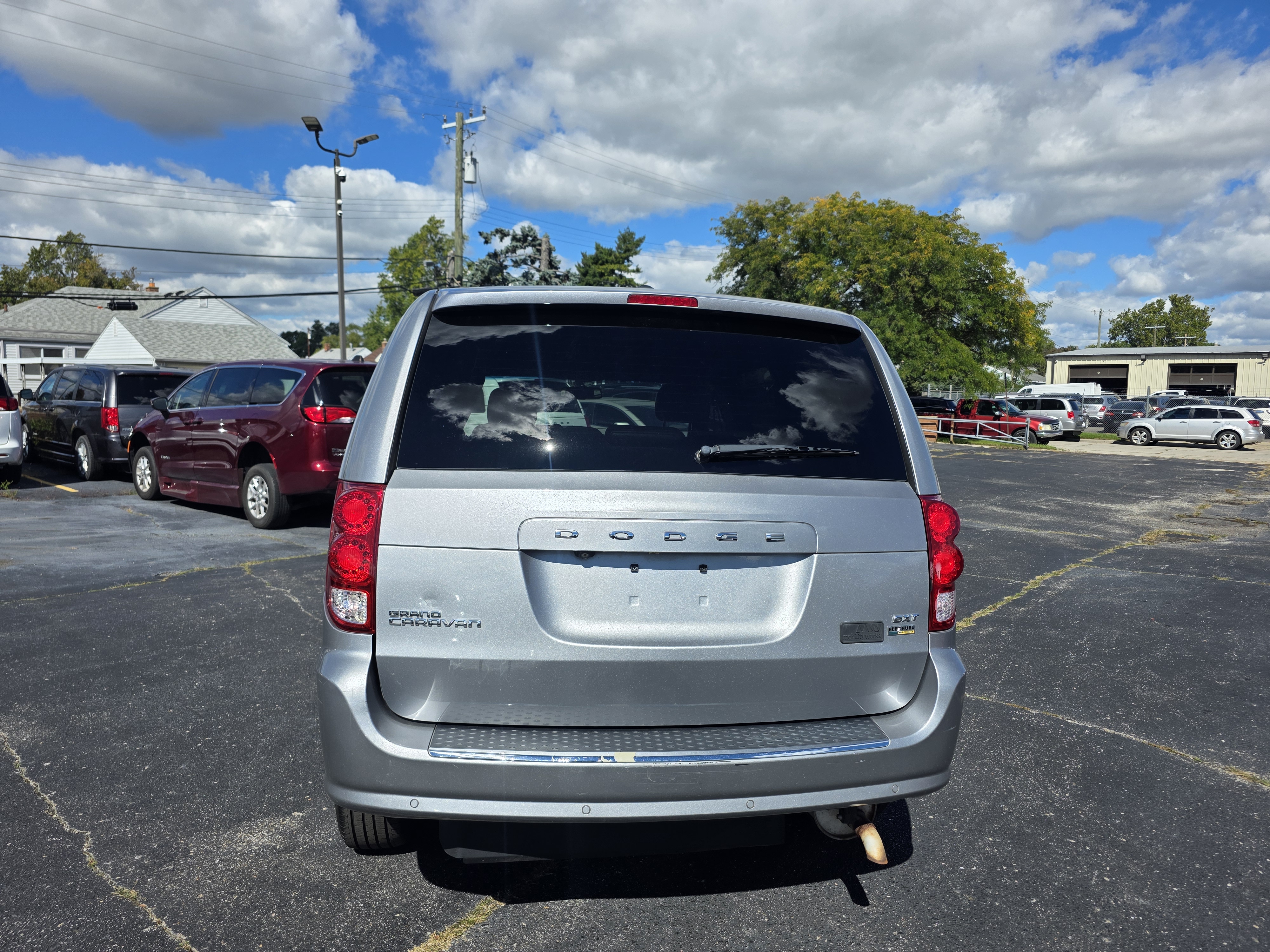 Used 2017 Dodge Grand Caravan SXT FWD image 5
