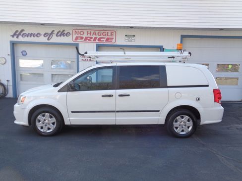 Used 2013 RAM C/V Tradesman image 3