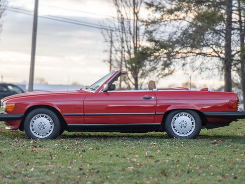 Used 1987 Mercedes-Benz 560 SL image 6
