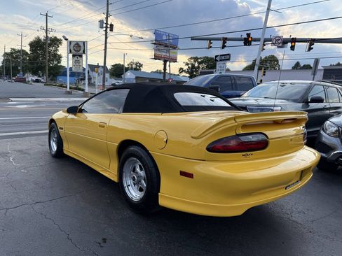 Used 1995 Chevrolet Camaro Z28 RWD image 7