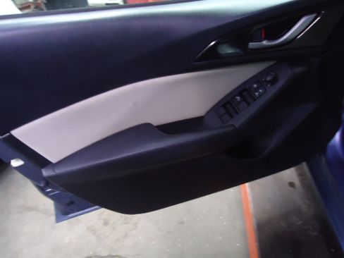 Used 2015 MAZDA MAZDA3 i Sport image 4