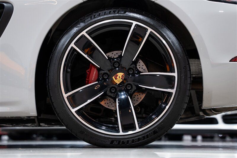 Used 2019 Porsche 718 Cayman S RWD image 13