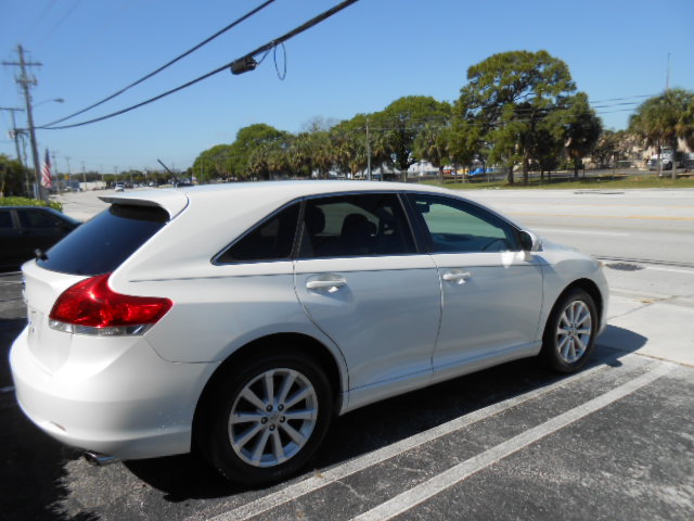 Used 2009 Toyota Venza LE FWD image 5