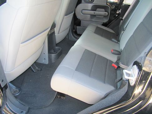 Used 2010 Jeep Wrangler Unlimited Sahara image 16