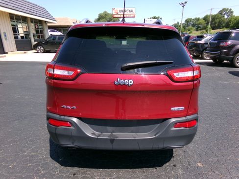 Used 2014 Jeep Cherokee 4WD Latitude image 4