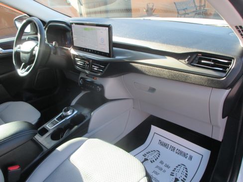 Used 2023 Ford Escape FWD Plug-In Hybrid image 6