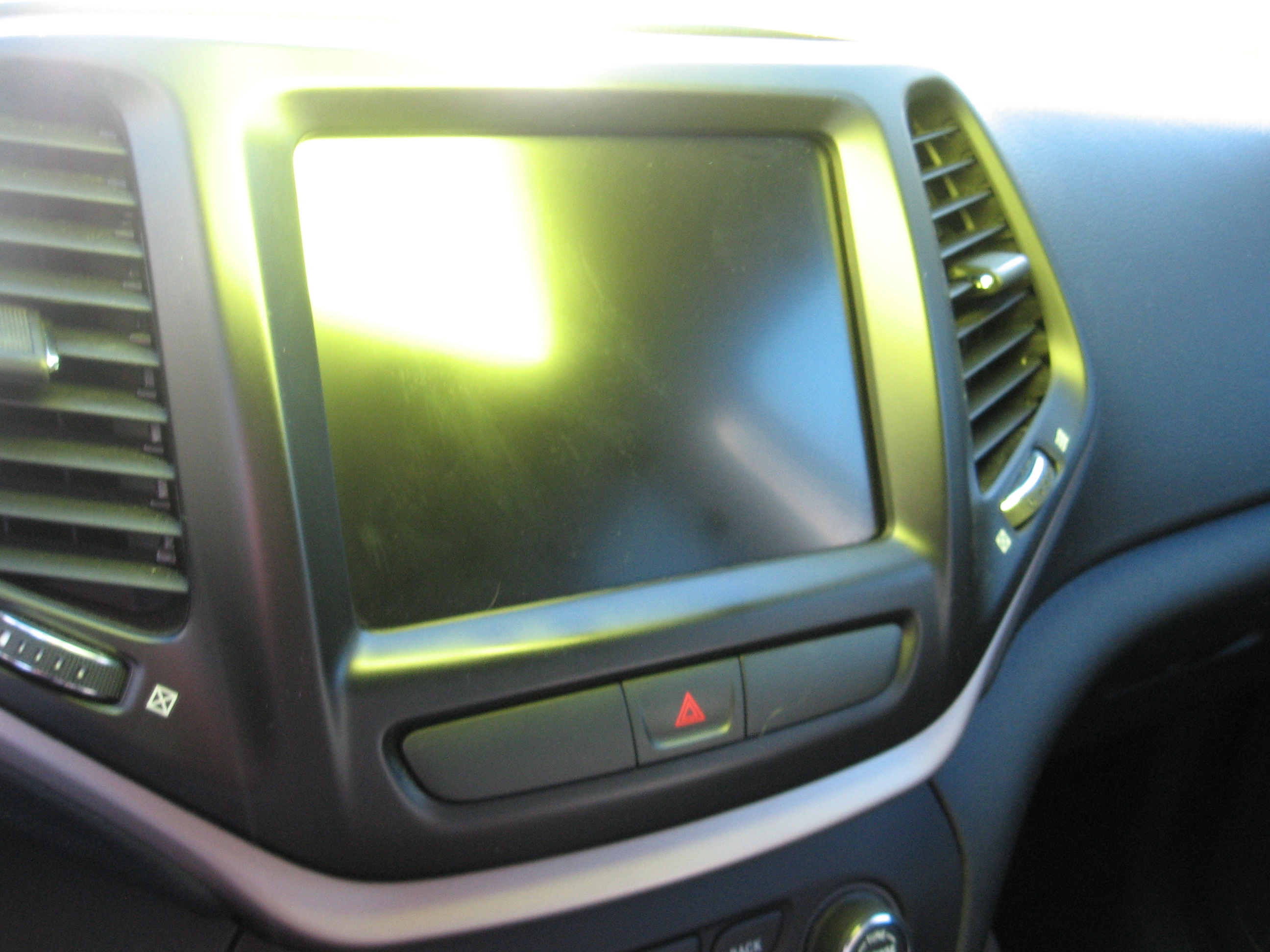 Used 2016 Jeep Cherokee 4WD Limited image 11