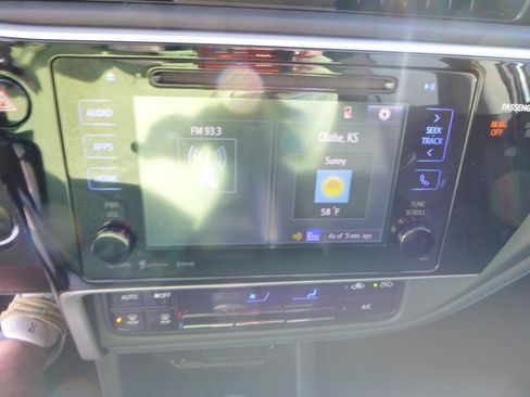 Used 2017 Toyota Corolla SE image 27