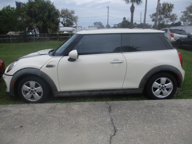 Used 2014 MINI Cooper 2-Door Hardtop FWD image 1