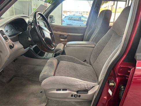 Used 1995 Ford Explorer Eddie Bauer image 10