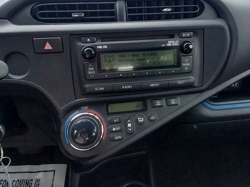 Used 2013 Toyota Prius C One Hatchback 4D FWD image 16