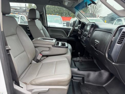 Used 2018 Chevrolet Silverado 2500 image 16