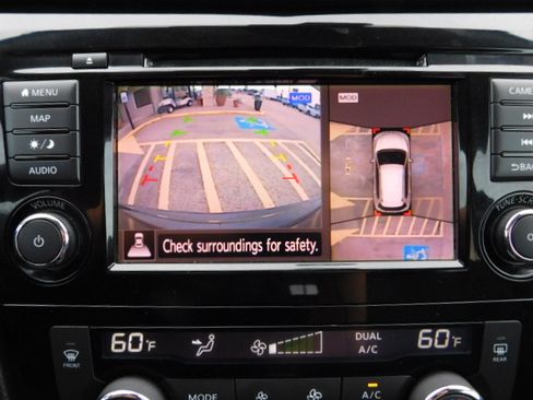 Used 2018 Nissan Rogue image 18