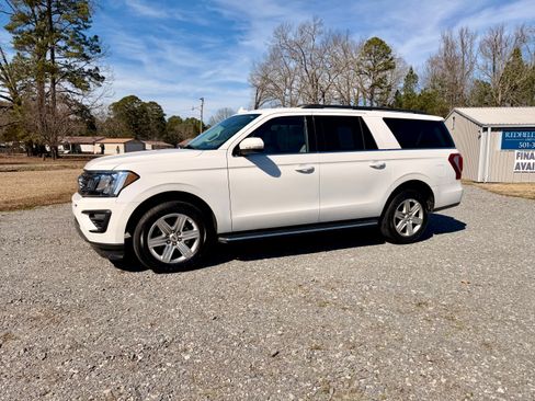 Used 2020 Ford Expedition Max XLT image 2
