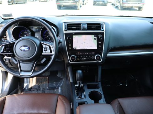 Used 2018 Subaru Outback 2.5i Touring AWD/4WD image 17