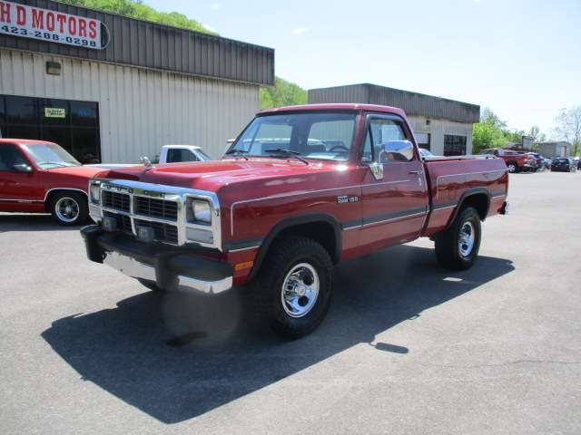 Used 1991 Dodge D/W Truck 150 AWD/4WD image 2