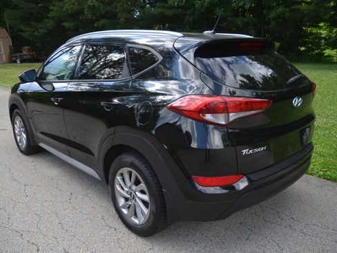 Used 2017 Hyundai Tucson AWD SE image 3