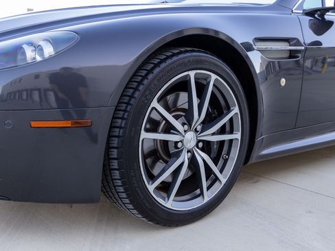 Used 2010 Aston Martin V8 Vantage image 15
