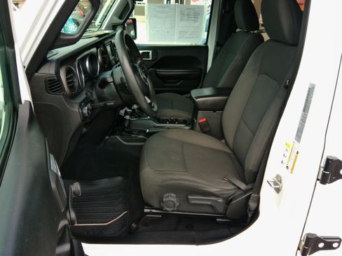 Used 2018 Jeep Wrangler Unlimited Sport image 26