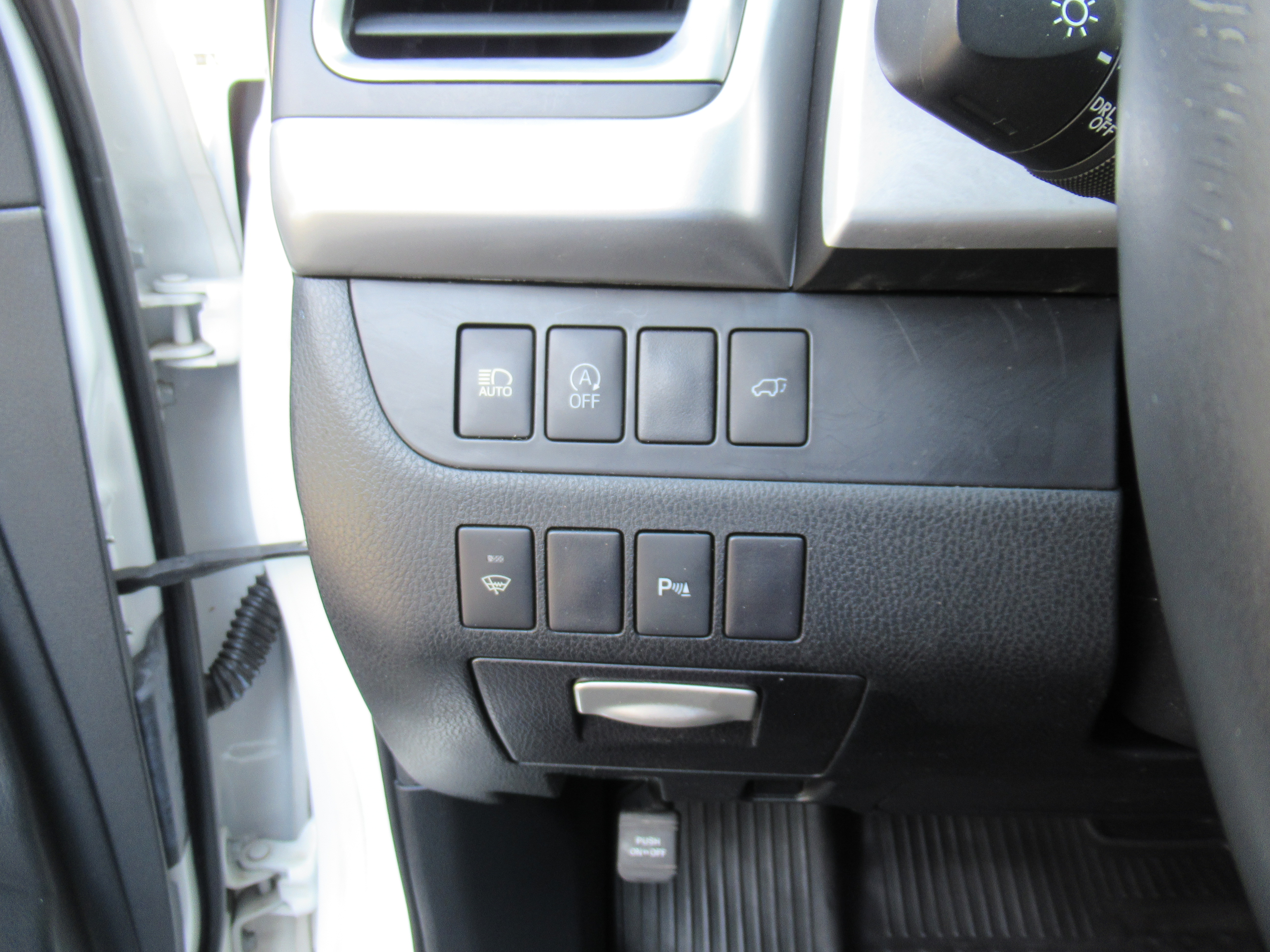 Used 2017 Toyota Highlander AWD V6 image 11