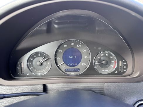 Used 2005 Mercedes-Benz CLK 320 image 27