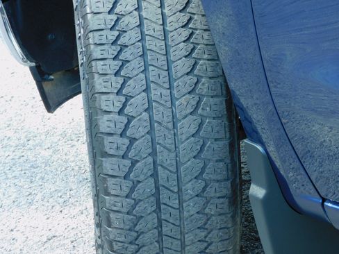 Used 2023 Chevrolet Silverado 1500 LT image 17