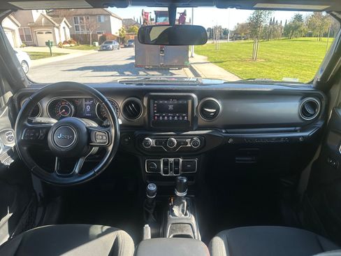 Used 2018 Jeep Wrangler Unlimited Sport S image 17