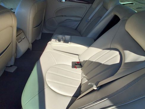 Used 2007 Buick Lucerne CXS image 8