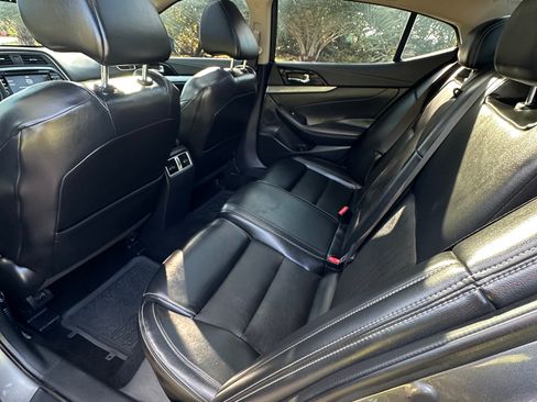 Used 2017 Nissan Maxima SL FWD image 6