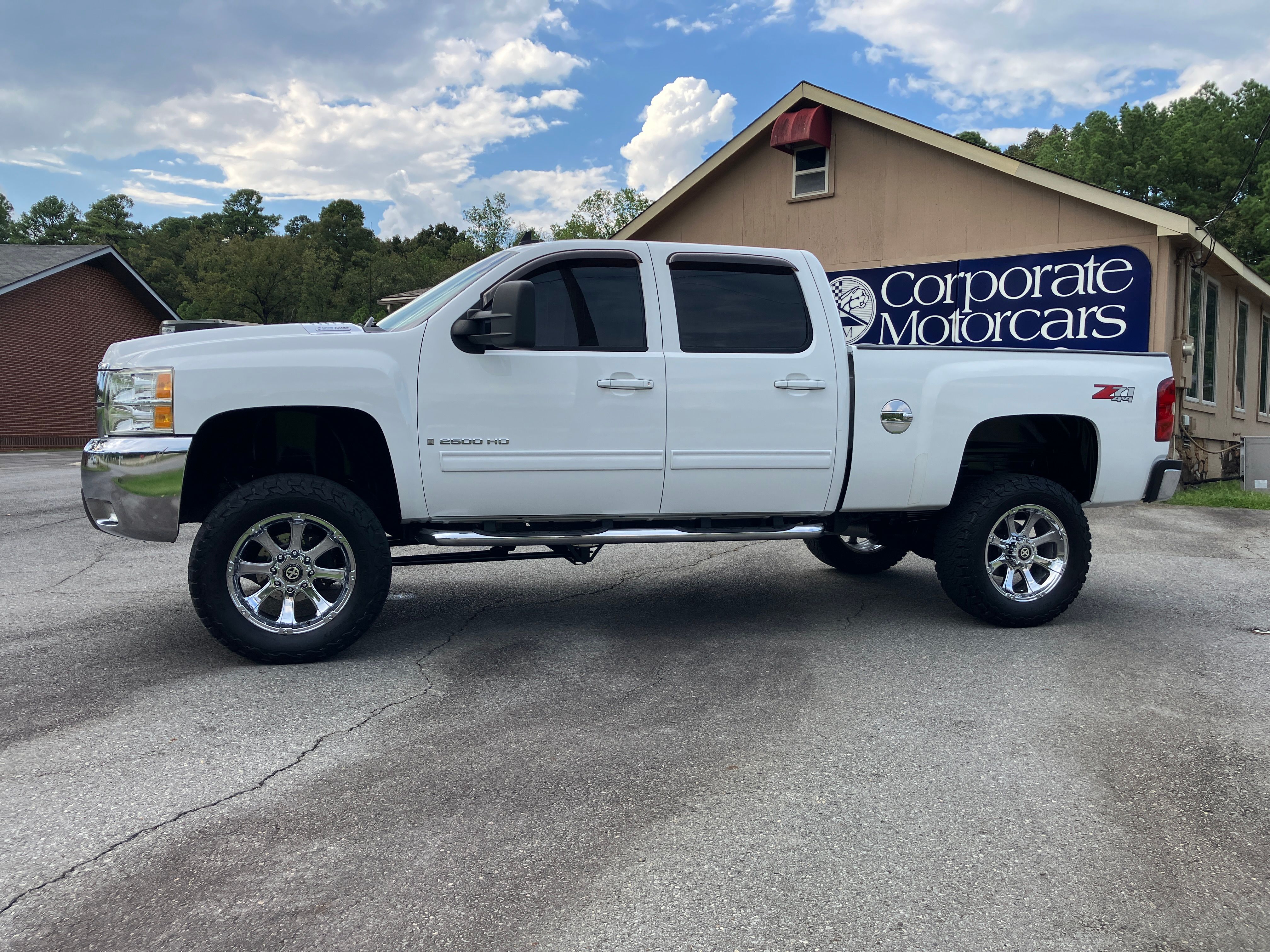 Used 2009 Chevrolet Silverado 2500 4x4 Crew Cab LTZ image 2
