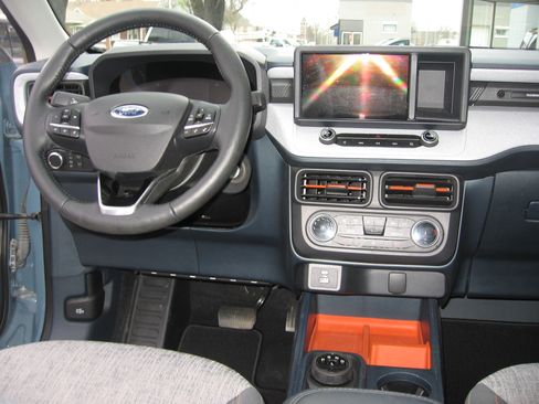 Used 2022 Ford Maverick XLT image 8