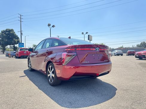Used 2019 Toyota Mirai image 5