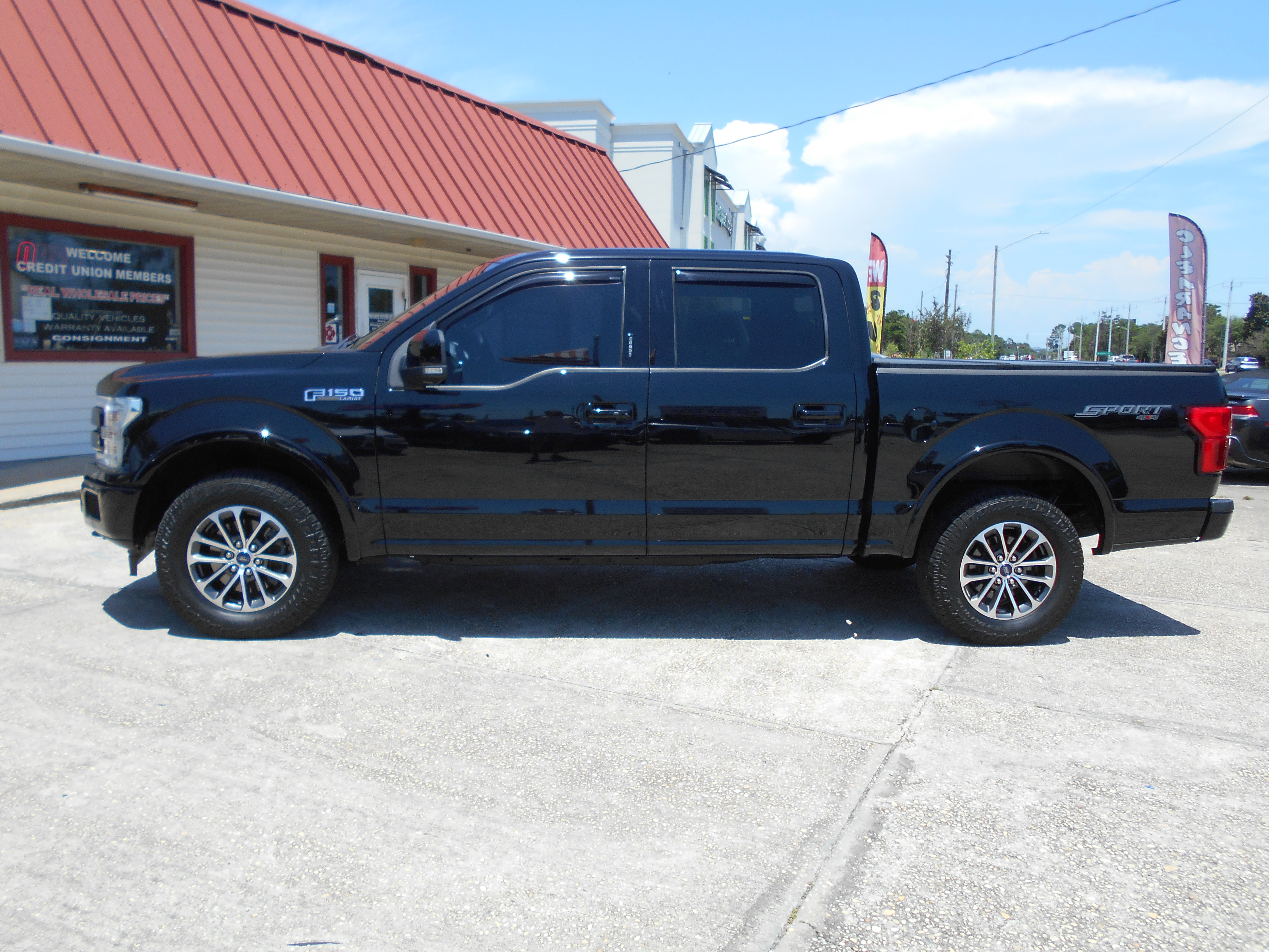 Used 2018 Ford F150 4x4 SuperCrew Lariat image 1